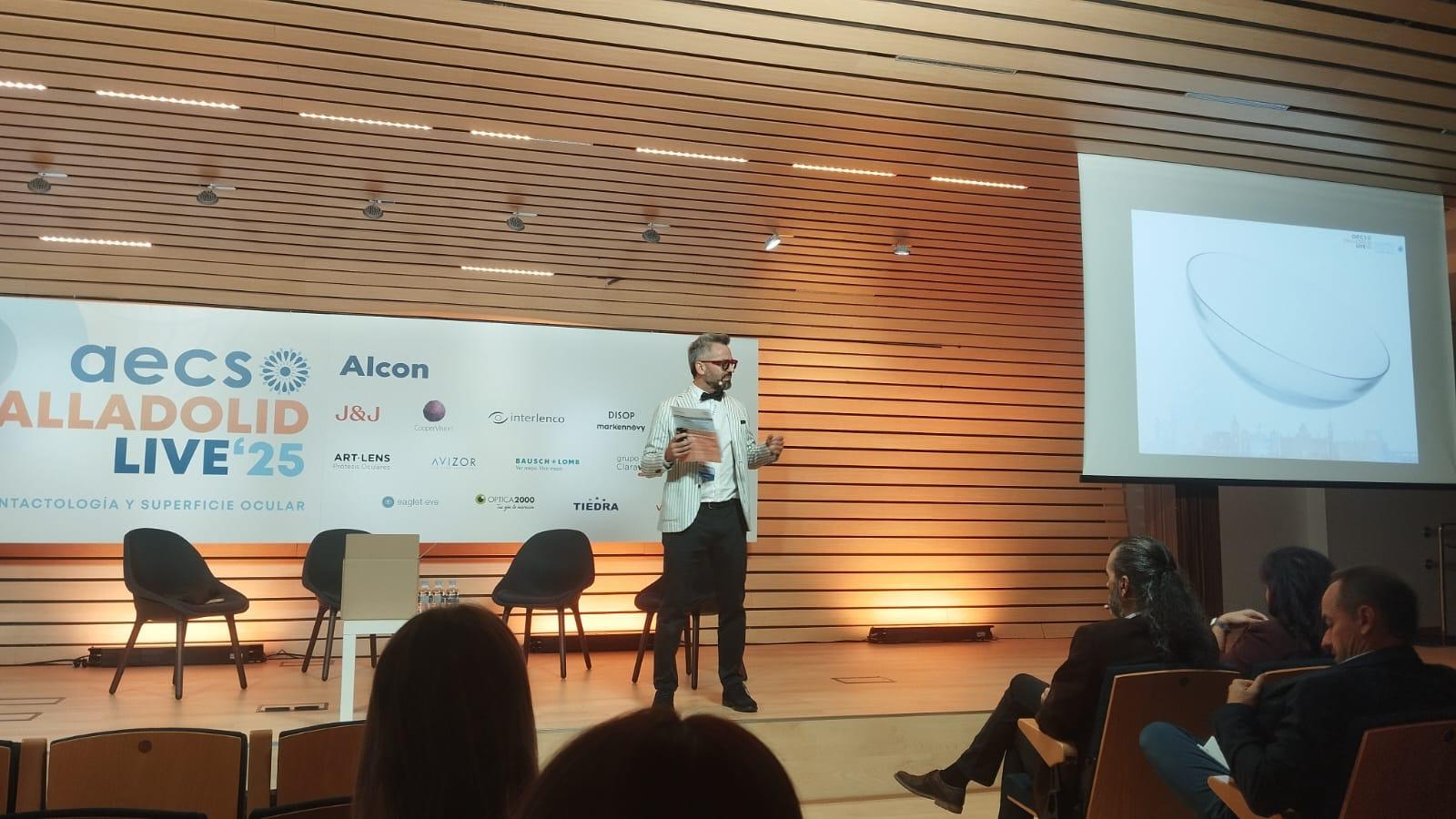 El pasado fin de semana se celebró en Valladolid el III Congreso de la Asociación Española de Contactología y Superficie Ocular (AECSO)